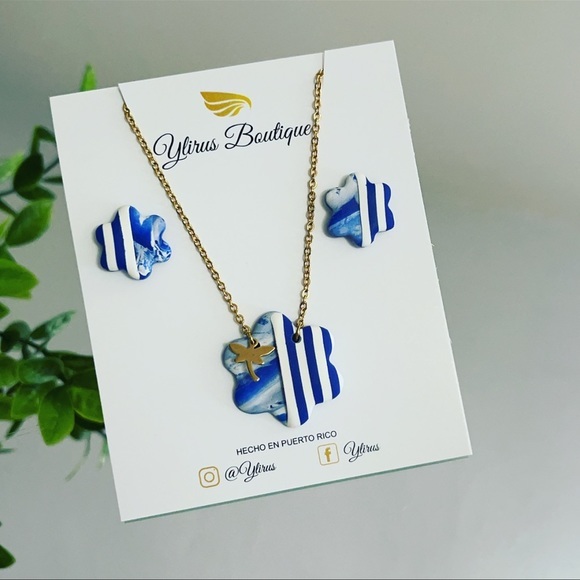 Stainless steel chain with flower 🌸in polymerclay - Picture 3 of 4